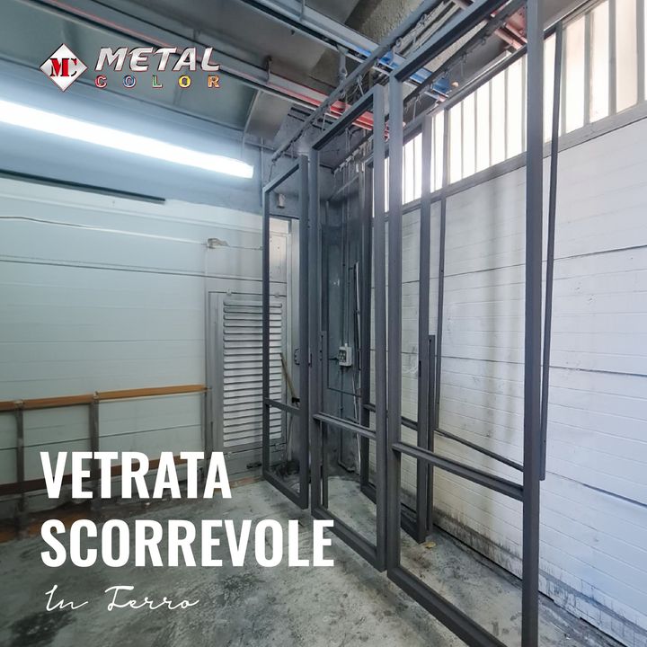 Eleganza e protezione per la tua vetrata scorrevole in ferro!